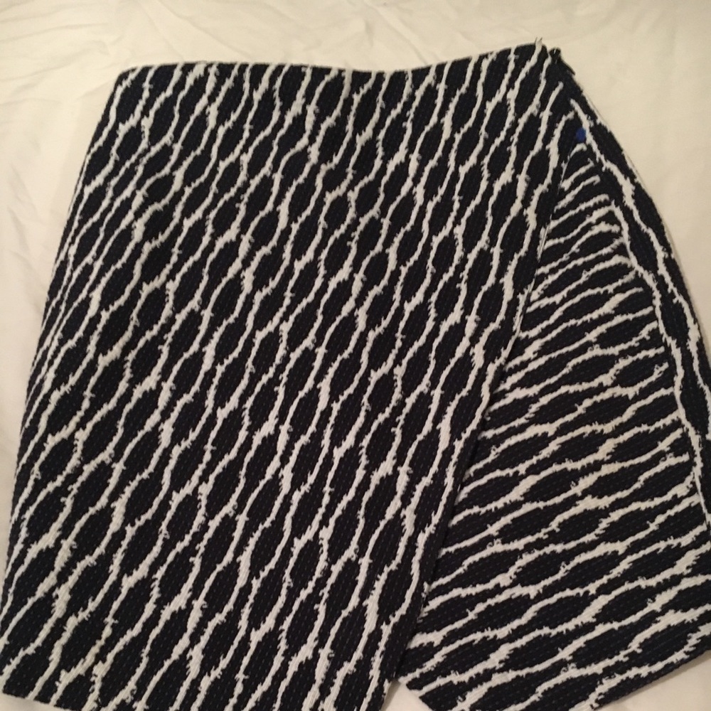 Ann Taylor Loft 
Size xs petite
Multi color